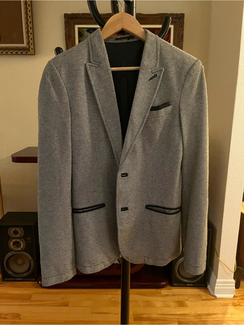 Zara Men's Black & White Textured Blazer - Notch Lapel